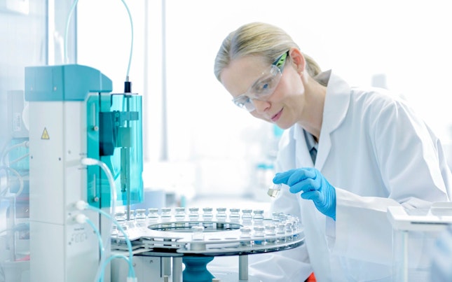 การผลิตเครื่องดื่มในโรงงาน